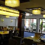 Real King Residance 4*