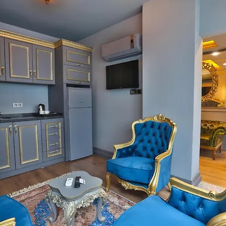 Real King Hotel 4*