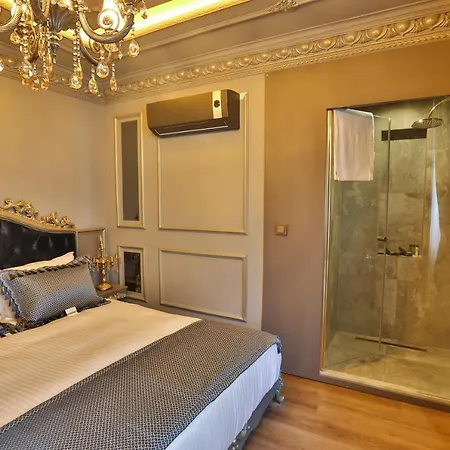 Real King Hotel