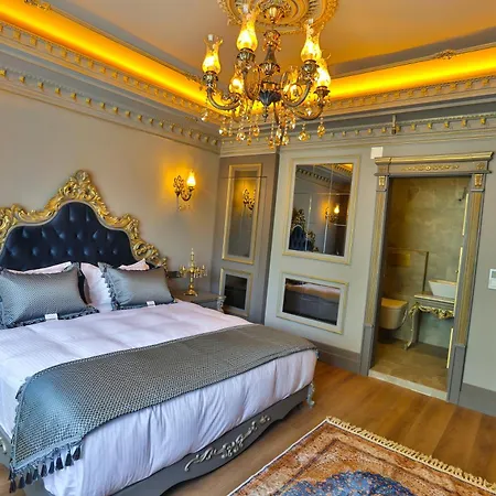 Real King Hotel 4*