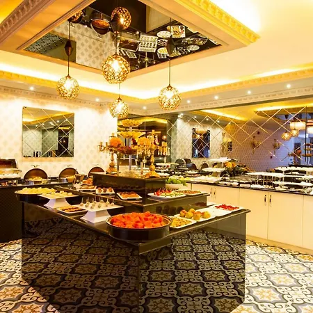 Real King Residance 4*