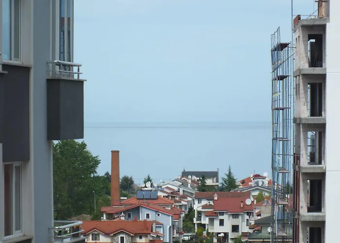 Real King Residance 4*