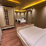 Real King Residance 호텔 트라존
