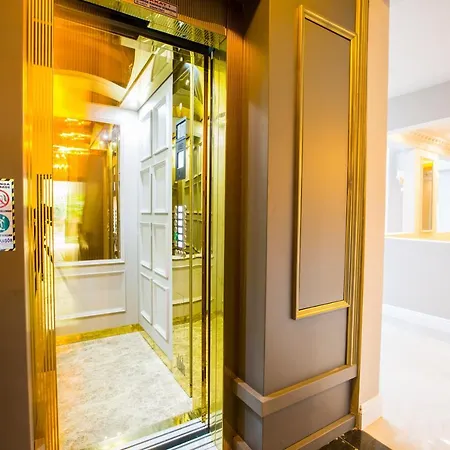 Real King Residance Hotel 4*