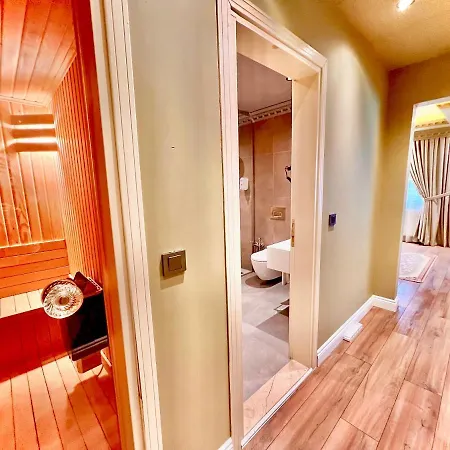 Hotel Real King Residance 4*