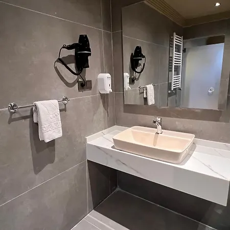 Real King Residance 4*