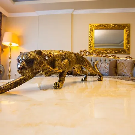 Real King Residance 4*