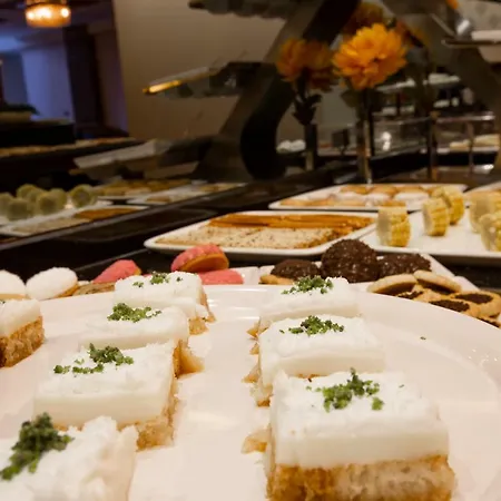 Real King Residance 4*