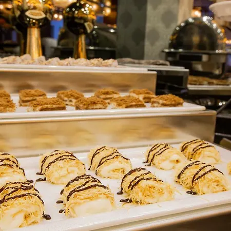 Real King Residance 4*