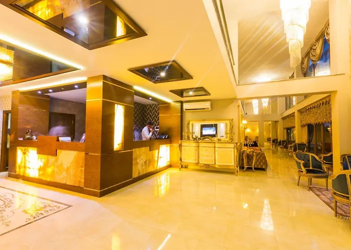 Real King Residance Hotell 4*